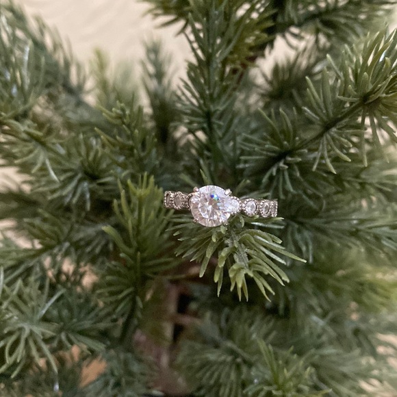 Like the real thing CZ ring 💍 - Picture 1 of 2